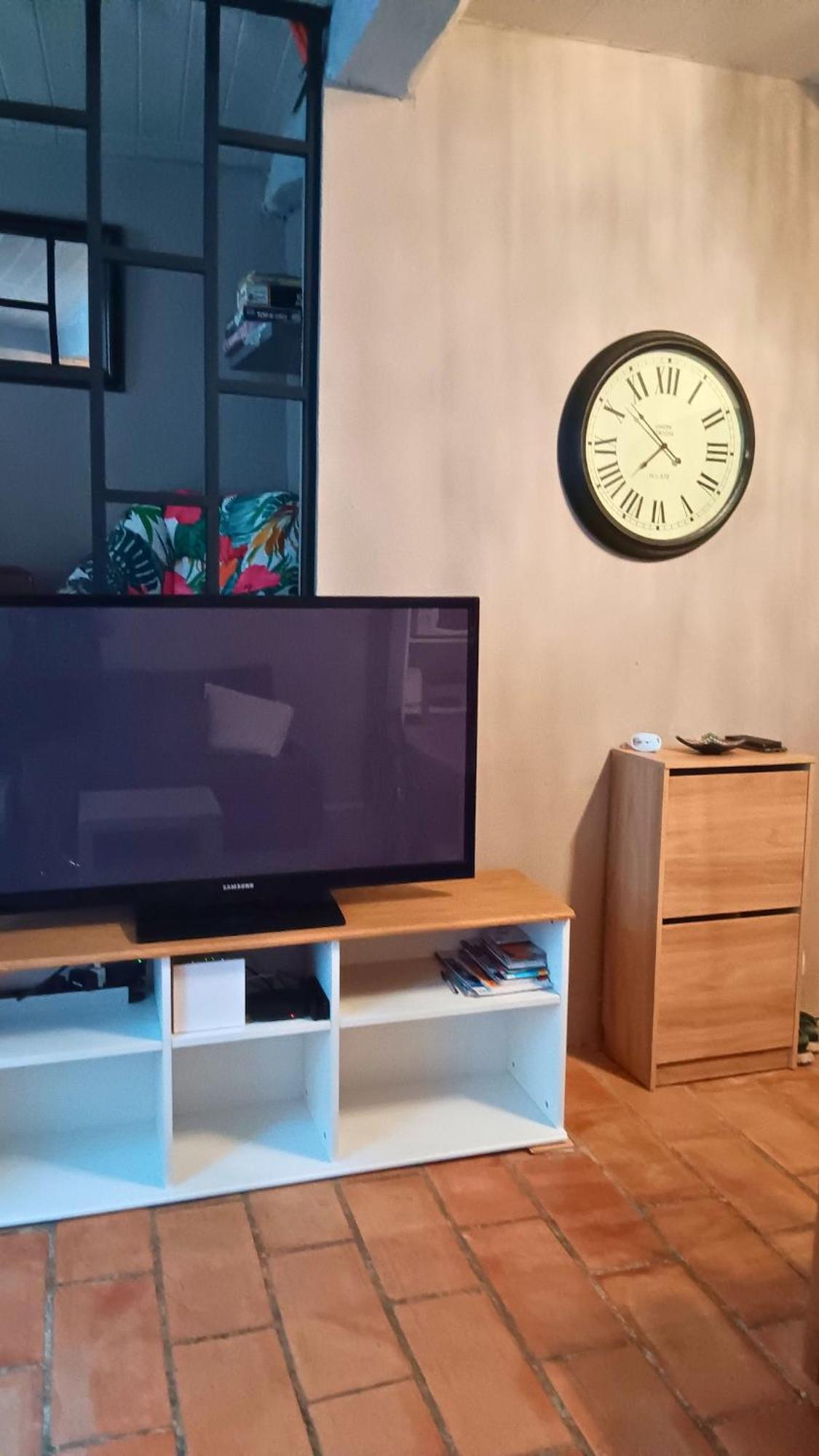 Appartement Pour 4 Personnes Dans Une Rue Tres Calme Saint-Laurent-le-Minier Bagian luar foto